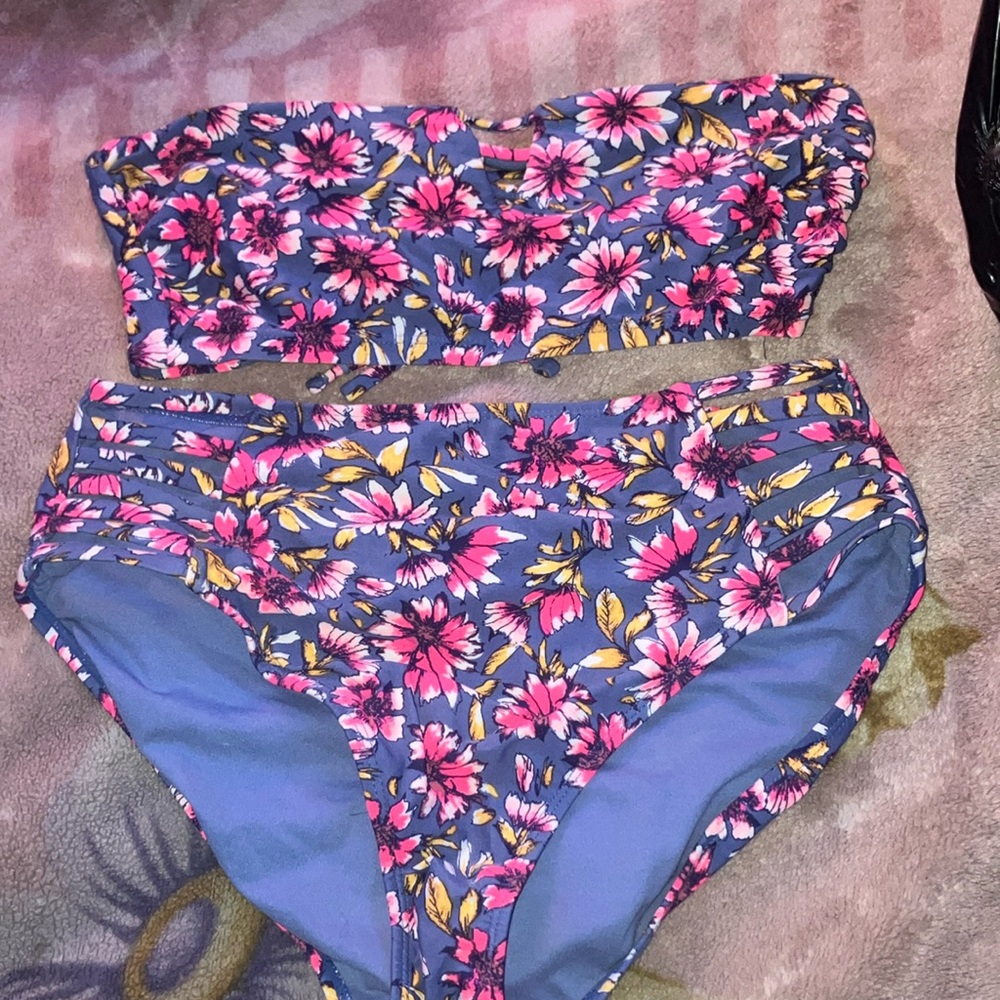 Xhilaration 2 piece bathing suit
